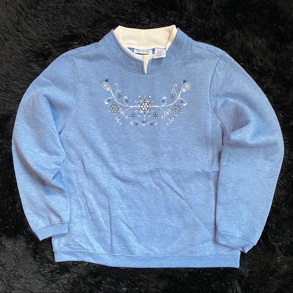 Vintage women’s embroidered sweater medium
